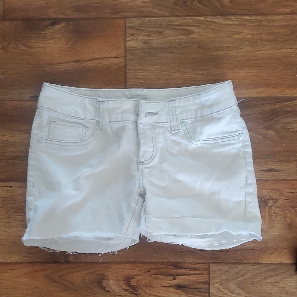 🌟 Seven7 Denim Shorts – Size 8